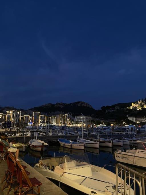 La Savinienne De Cassis- 5Mn Port Plage Face Mer Exterior foto